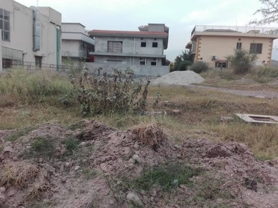 400 Square Yards Residential Plot In E-11 For sale