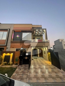 5 MARLA BEAUTIFUL BRAND NEW LUXRY HOUSE FOR SALE IN BB BLOCK SECTOR D BAHRIA TOWN LAHORE Bahria Town Block BB