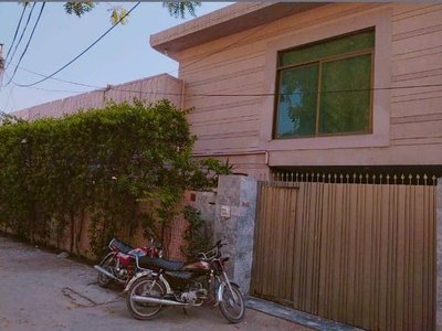 (for Sale ) Ideal Location Khayaban Colony 1 Near Susan Road Madina Town Faisalabad 10 Marla Double Storey House For Sale