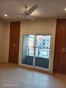 One Bed Room Non-Furnished Apartment For Sale