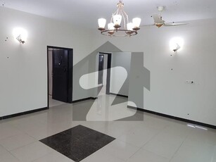 10 MARLA 3 BED FLAT AVAILABLE FOR SALE WITH GAS IN ASKARI 11 Askari 11