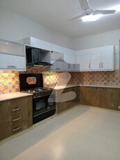 10 MARLA 3 BEDROOMS APARTMENT AVAILABLE FOR RENT Askari 11 Sector B
