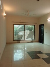 10 MARLA 3 BEDROOMS SD HOUSE AVAILABLE FOR RENT Askari 11 Sector A