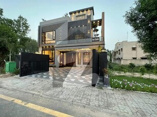 10 Marla Architect Designer house for sale hot location Bahria Town Chambelli Block