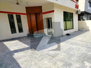 10 MARLA FULLY FURNISHED HOUSE AVAILABLE ON HOT LOCATION IN DHA PHASE 8 AIR AVENU DHA Phase 8