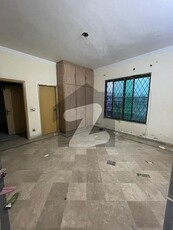 8 marla upper portion for bachulars and office available ready to move Johar Town Phase 1