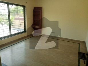 Hot 1 Kanal Upper Portion With 3 Bedrooms Available For Rent In DHA Phase 4 DHA Phase 4 Block CC