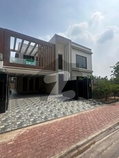 INVESTER RATE 1 Kanal Ultra Luxury House Is Up For Sale In The Heart Of Bahria Town Lahore. Bahria Town Nishtar Block