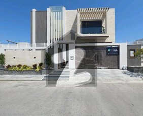 Investors Should sale This On Excellent Location House Located Ideally In DHA Defence DHA Phase 8 Zone B