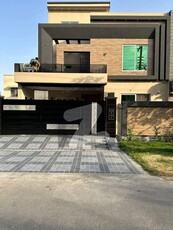 Prime Location 10 Marla House available for sale in Central Park - Block G, Lahore Central Park Block G