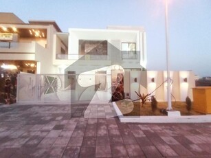 12 Marla Corner Like Brand New House Available For Rent Bahria Town Phase 8