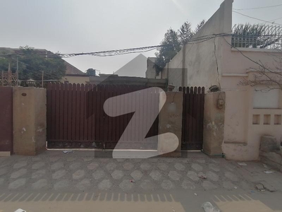 Single Storey 10 Marla House Available In Shalimar Colony For rent Shalimar Colony