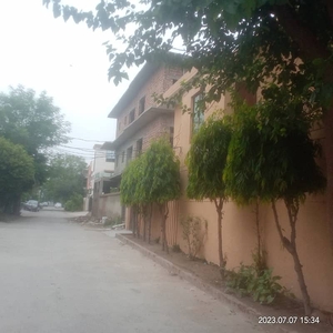 Invester Rate 10 Marla Old Corner Double Gate Double Story House With Upto Six Month Payment Time For Sale In Model Town Extension Lahore