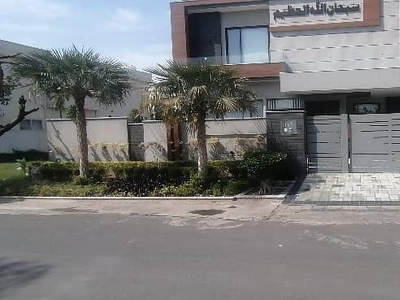 Prime Location House Of 20 Marla Is Available For sale In DC Colony - Kaghan Block, Gujranwala