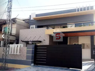 5 Bedroom House For Sale in Azad