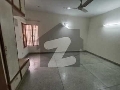 1 KANAL LOWER PORTION FOR RENT IN DHA PHASE 2 NEAR MASJID PARK MARKET DHA Phase 2 Block Q