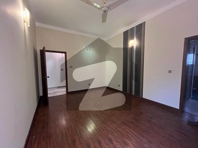 1 Kanal Slightly Used Lower Portion Available For Rent In DHA Ph 3 Hot Location DHA Phase 3