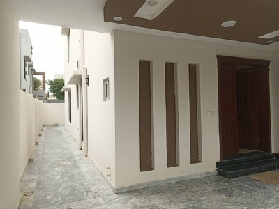 10 Marla Full House For Sale In Sector C Bahria Town, Lahore