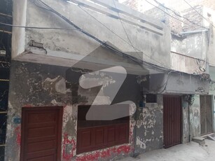 05 Marla double story old house near Sahlimar Hospital Mughal Pura Lahor in Street No 17 Sahowari Lahoree in street No Mughalpura