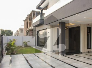1 KANAL BEAUTIFUL BUNGALOW IS AVAILABLE FOR RENT IN THE BEST BLOCK OF DHA PHASE 4 LAHORE DHA Phase 4