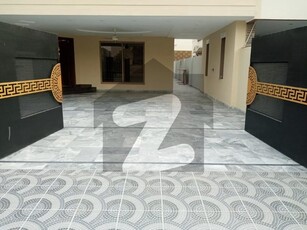 1 KANAL HOUSE AVAILABLE FOR RENT WITH GAS IN BAHRIA TOWN LAHORE Bahria Town Sector C