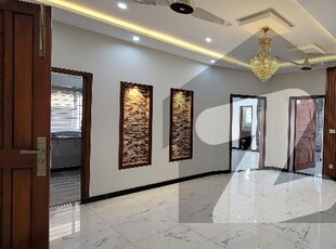 1 kanal luxury house available for rent Bahria Town Phase 8