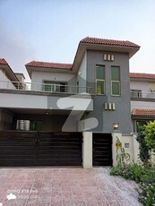 10 MARLA 4 BEDROOM HOUSE AVAILABLE FOR RENT Askari 11 Sector B