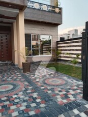 10 Marla Beautiful House Available For Sale In Formanites Housing Scheme Formanites Housing Scheme