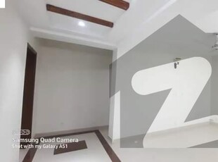 10 MARLA BRAND NEW APARTMENT AVAILABLE FOR RENT Askari 11