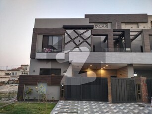 10 Marla Brand New Luxury Ideal Location House For Sale in M Block LDA Avenue Lahore LDA Avenue Block M