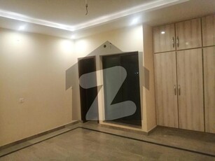 10 MARLA FACING PARK SLIGHTLY USED UPPER PORTION IS AVAILABLE FOR RENT ON TOP LOCATION OF VALENCIA TOWN LAHORE Valencia Housing Society