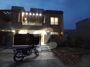 10 Marla House Available For Sale In.Bahria Town Lahore Bahria Town Talha Block