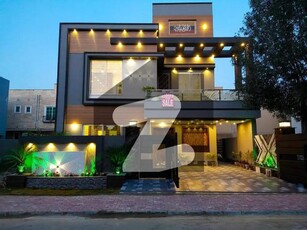 10 Marla Luxury Designer House For Sale In Bahria Orchard Phase 1. Bahria Orchard Phase 1 Southern