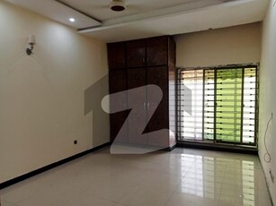 10 Marla Upper Portion Available For Rent In DHA Phase 8 Lahore. DHA Phase 8 Ex Air Avenue