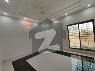 1.5 KANAL HOUSE IS AVAILABLE FOR RENT IN MUSLIM TOWN Muslim Town