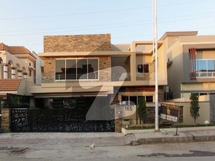 A On Excellent Location House Of 1 Kanal In Bahria Town Phase 8 Usman D Block Bahria Town Phase 8 Usman D Block