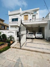 Beautiful house 12.50 marla used Double story house for rent available Al Rehman Garden Phase 2