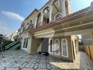 Brand New Luxury 10 Marla Low Price House is in Bahria Town Lahore LDA Approaved Area Bahria Town Sector F