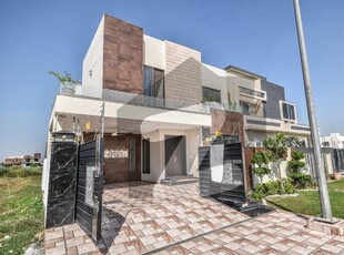 Contemporary 10 Marla House - Ideal For Family Living In Prime Location DHA Phase 7