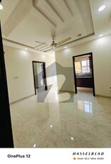 Outclass Location 02 Bed Apartment 750 Square Feet With Lift For Sale Bahria Town Phase 8 E Commercial