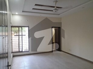 10 marla full house available for rent in Bahria Town lhr Bahria Town