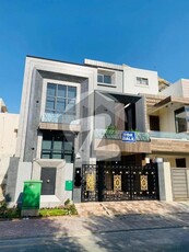 5 Marla Luxury House is Available for Sale in bahria town Lahore Bahria Town Sector D