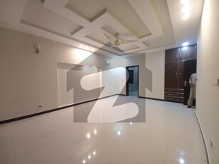 FACING PARK ONE KANAL UPPER PORTION FOR RENT IN DHA PHASE 4 DHA Phase 4 Block FF