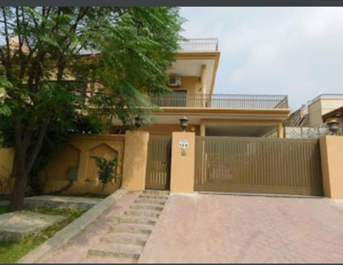 10 Marla House For Rent In Askari 10 - Sector E