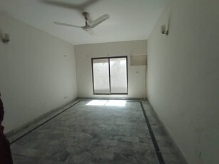 10 MARLA FLAT SECOND FOOR FOR SALE IN REHMAN GARDENS NEAR DHA PHASE 1