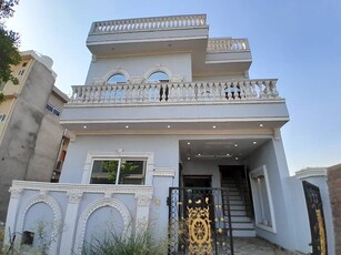 Prime Location House Of 5 Marla Available In Dream Gardens - Block F