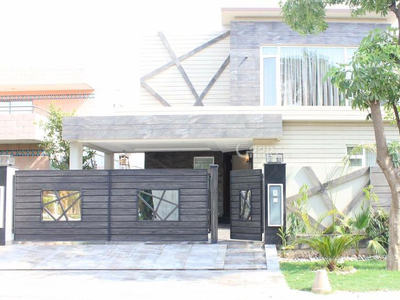 120 Square Yard House for Sale in Karachi DHA Phase-8 Zone B