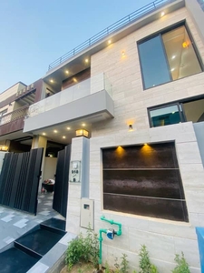 Solidly Constructed 5 Marla Modern Design House for Sale at Ideal Location