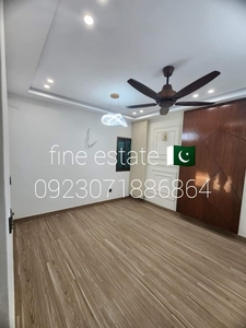 300 Yd² House for Rent In PECHS Block 6, Karachi