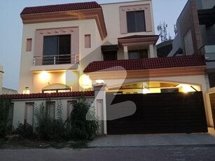 10 MARLA LUXURY HOUSE FOR SALE AT INVESTOR RATE Bahria Town Jasmine Block